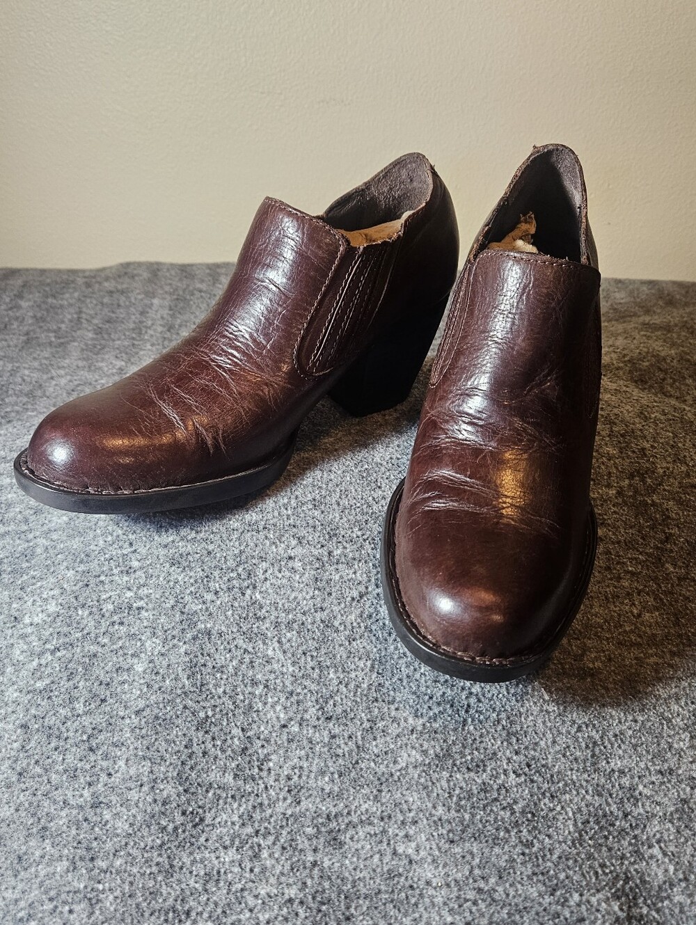 Born Women's  Brown Leather Ankle Slip-On Heeled boots